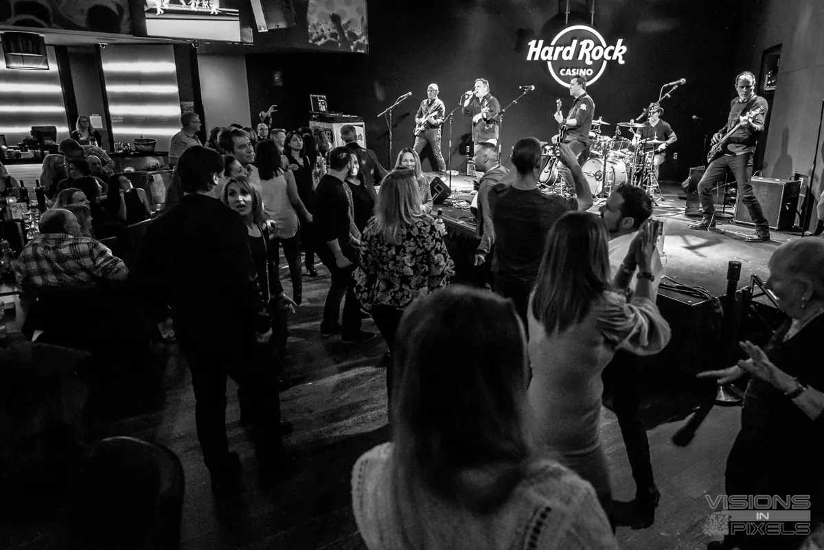 Renegade live: The crowd